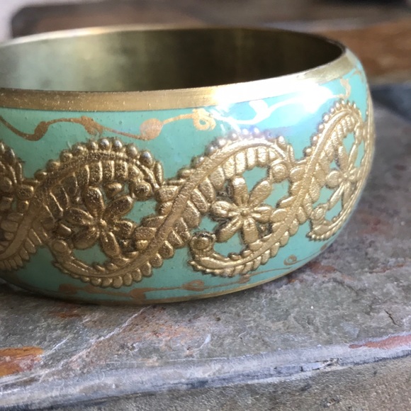 Jewelry - Vintage Gold Mint Bangle Bracelet
